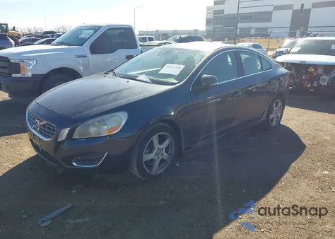 2012 Volvo S60 T5 z USA, uszkodzony, nr VIN YV1622FS4C2114398